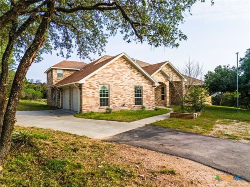 2800 Lomas Rodando Calzada, Kempner, TX, 76539-6878 | Card Image
