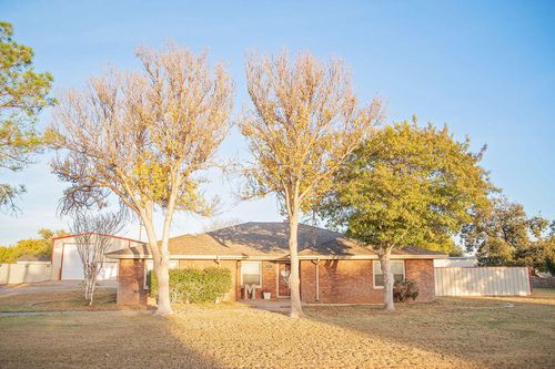 2917 Dove Ln, Denver City, TX, 79323-9540 | Card Image