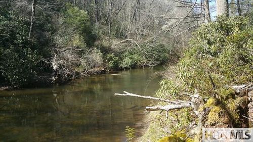 8 River Overlook Rd, Sapphire, NC, 28774-8740 | Card Image