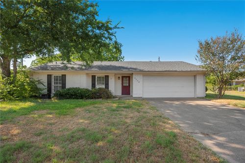 3902 Oak Bluff Circle, Bryan, TX, 77802 | Card Image
