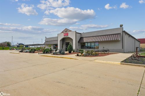 3001 S Center Street, Marshalltown, IA, 50158 | Card Image