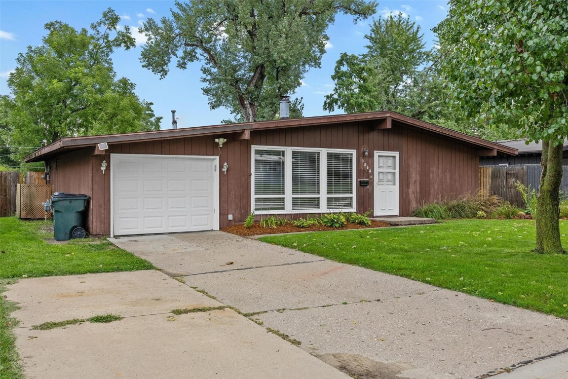 Northwood Dr, Cedar Rapids, IA 52402