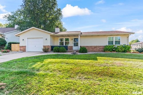 101 Astoria Rd, Springfield, IL, 62704-6107 | Card Image