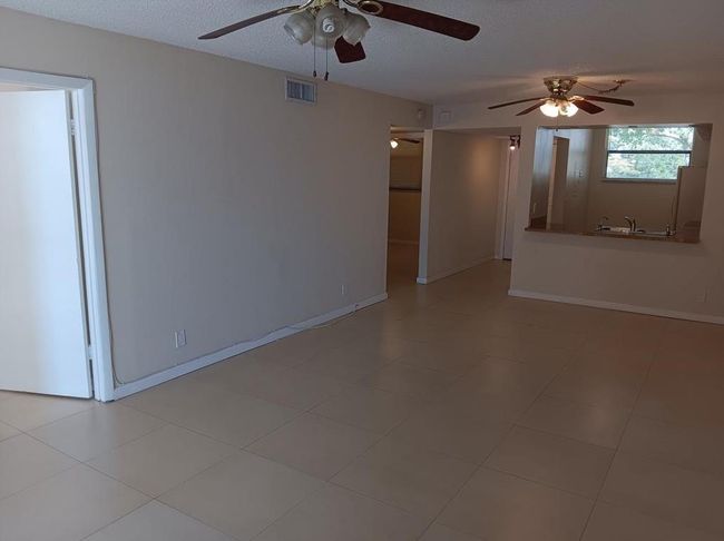 OPEN FLOOR PLAN | Image 9