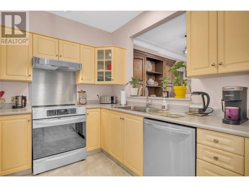 217-877 Klo Rd, Kelowna, BC, V1Y9R1 | Card Image