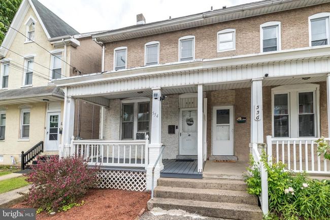 554 W Walnut St, Home with 3 bedrooms, 2 bathrooms and null parking in POTTSTOWN PA | Image 4