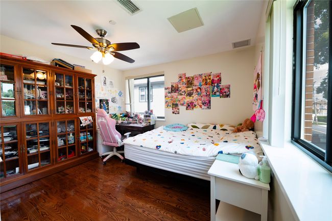 APT-2A - 214 35 Th Ave, Condo with 2 bedrooms, 2 bathrooms and null parking in Bayside NY | Image 8