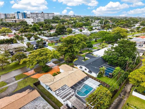 763 S Rainbow Dr, Hollywood, FL, 33021-7517 | Card Image