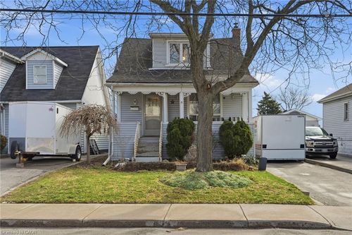 95 E 35th St, Hamilton, ON, L8V3X9 | Card Image