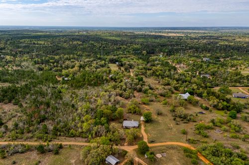 185 E Broken Tree Ln, Smithville, TX, 78957-5199 | Card Image