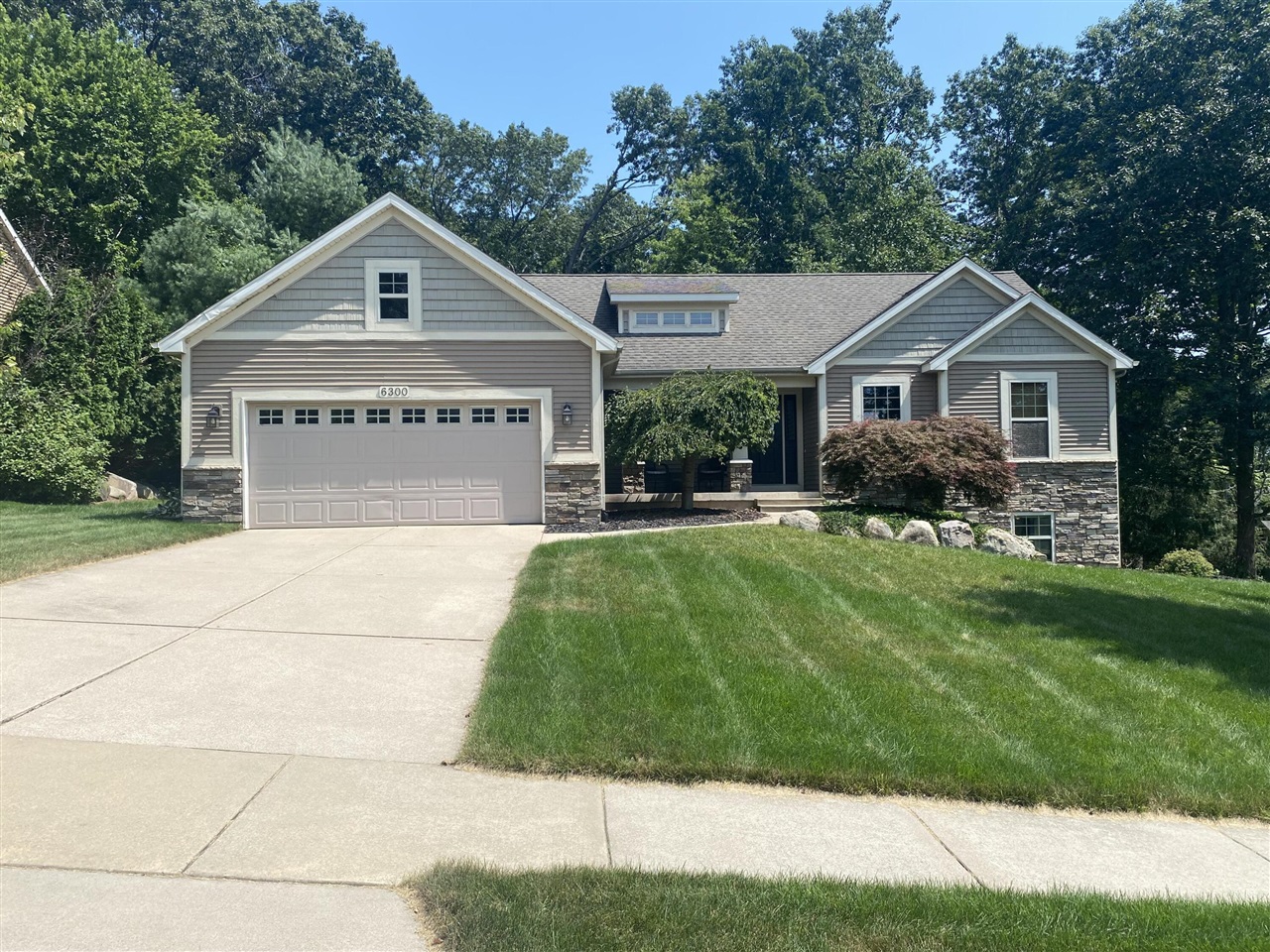 Canterbury Dr, Belmont, MI 49306