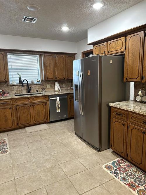 221 Sooner Road, Holdenville, OK, 74848 | Card Image