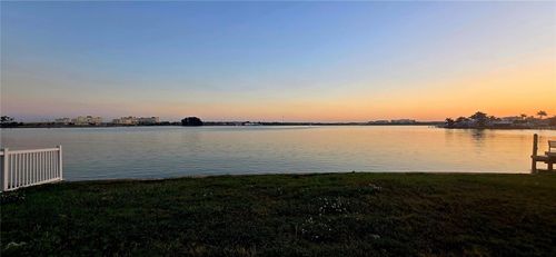 376 145th Ave E, MADEIRA BEACH, FL, 33708-2116 | Card Image