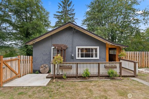 257 State Route 6, Raymond, WA, 98577-9674 | Card Image