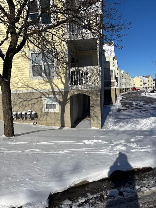 2-2225 S Huron Parkway, Ann Arbor, MI, 48104 | Card Image