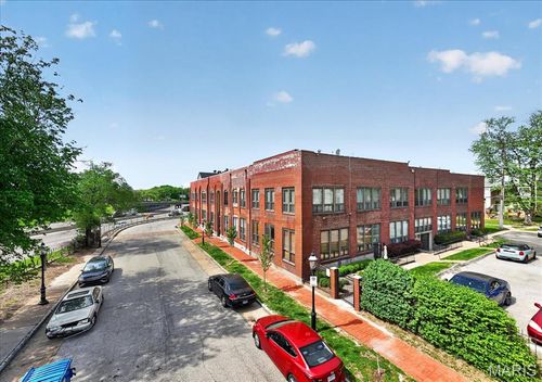 215-1523 S 10th St, Saint Louis, MO, 63104-3756 | Card Image