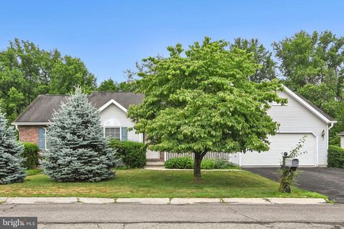 266 Forest Rd, POTTSVILLE, PA, 17901-4010 | Card Image