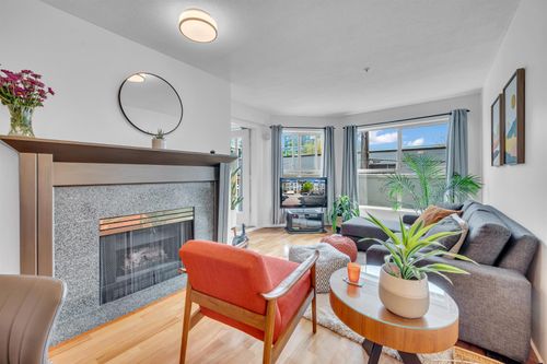 206-511 W 7th Ave, Vancouver, BC, V5Z4R2 | Card Image