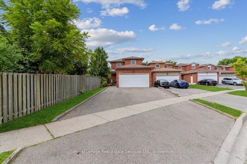 211 Murray St, Brampton, ON, L6X3L8 | Card Image