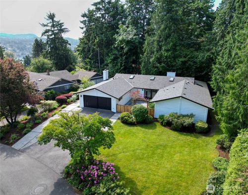 9233 Se 59th St, Mercer Island, WA, 98040-5020 | Card Image