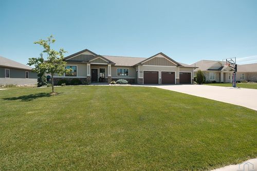1380 8th Ave Se, Sioux Center, IA, 51250-2510 | Card Image