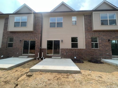 4226 Secludedpines Dr, Sterling Heights, MI, 48314-1715 | Card Image