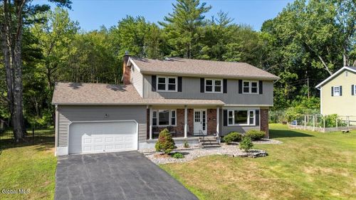 6 Pinecrest Dr, Slingerlands, NY, 12159-9704 | Card Image