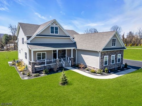 42 Brantwood Ter, Hackettstown, NJ, 07840-4159 | Card Image