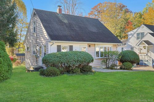 86 Braunsdorf Rd, Pearl River, NY, 10965-1813 | Card Image