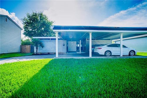 657 E Marlin Ct, Terrytown, LA, 70056-2976 | Card Image