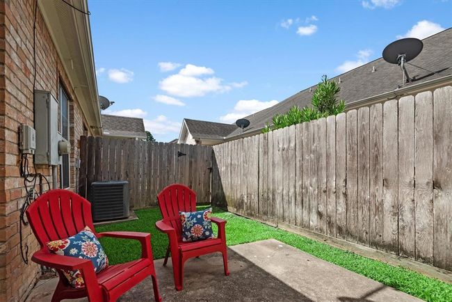 The backyard is a great space to enjoy. | Image 26
