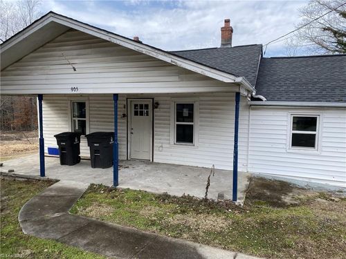 905 Wilcox St, Winston Salem, NC, 27105-1851 | Card Image