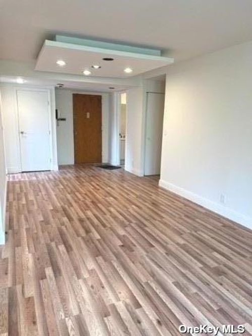 apt-3a-141 Great Neck Rd, Great Neck, NY, 11021-3320 | Card Image