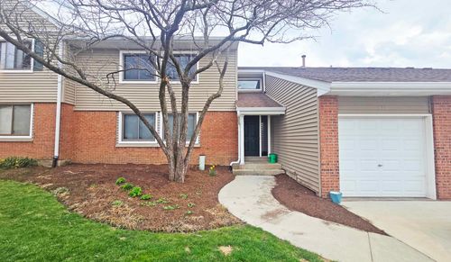 111-111 Autumn Ct, Buffalo Grove, IL, 60089-1581 | Card Image