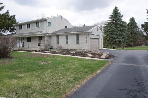 12749 27 Mile Rd, Washington Township, MI, 48094-2412 | Card Image