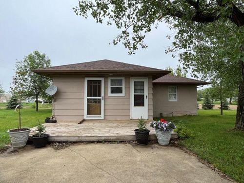 107 E Kansas St, Isabel, SD, 57633 | Card Image