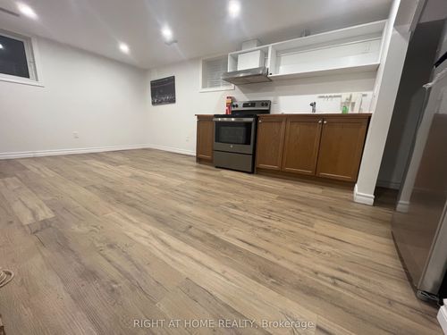 lower-823 Sanok Dr, Pickering, ON, L1W2R1 | Card Image