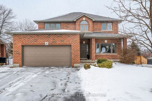 16 Erindale Cir, Belleville, ON, K8N0L6 | Card Image