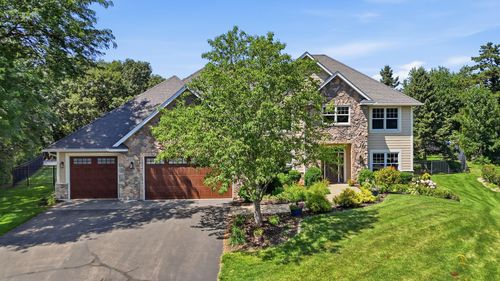 869 Mendakota Court, Mendota Heights, MN, 55120 | Card Image