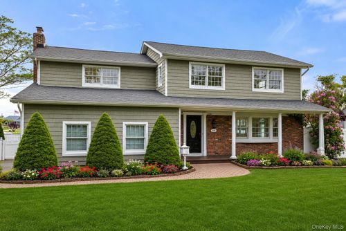 154 Sunset Dr, Sayville, NY, 11782-2821 | Card Image