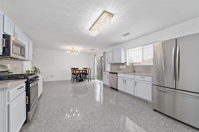7930 Raven Creek Ln, House other with 3 bedrooms, 3 bathrooms and 2 parking in Cypress TX | Image 12