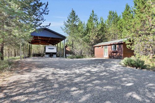 142 Freedom Meadows Dr, Newport, WA, 99156-7055 | Card Image
