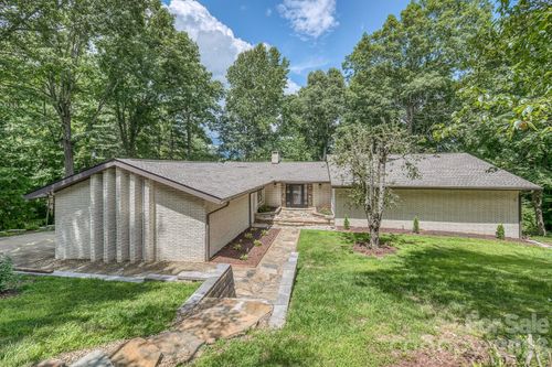 294 Martha Dr, Spruce Pine, NC, 28777-3244 | Card Image