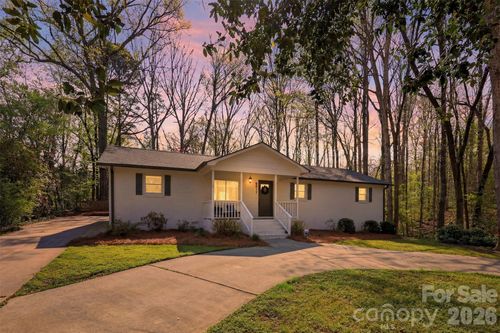 6017 Caroline Dr, Matthews, NC, 28104-7823 | Card Image