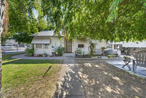 1220 N Highland Street, Visalia, CA, 93291 | Card Image