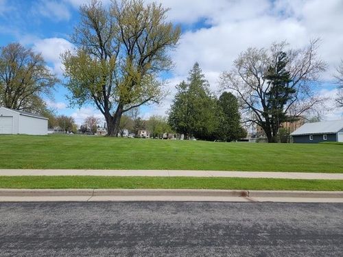 813 &amp; 815 Western Street, Marshfield, WI, 54449 | Card Image