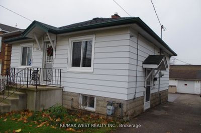 59 Fairfield Ave, House other with 2 bedrooms, 2 bathrooms and 4 parking in Etobicoke ON | Image 2