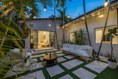 7630 Ne 8th Ave, Miami, FL, 33138-5209 | Card Image