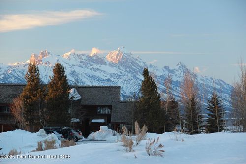 31783179-1637 N Harvest Dance Rd, Jackson, WY, 83001-8792 | Card Image