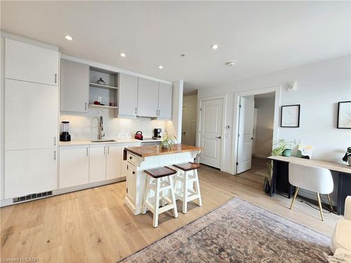 1812-181 King St S, Waterloo, ON, N2J0E7 | Card Image